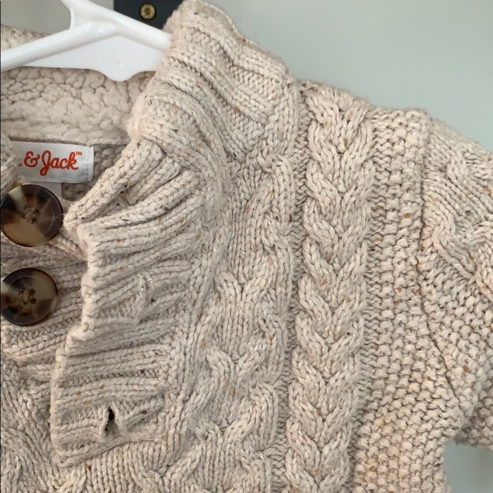 Cable button sweater - Picture 2 of 2